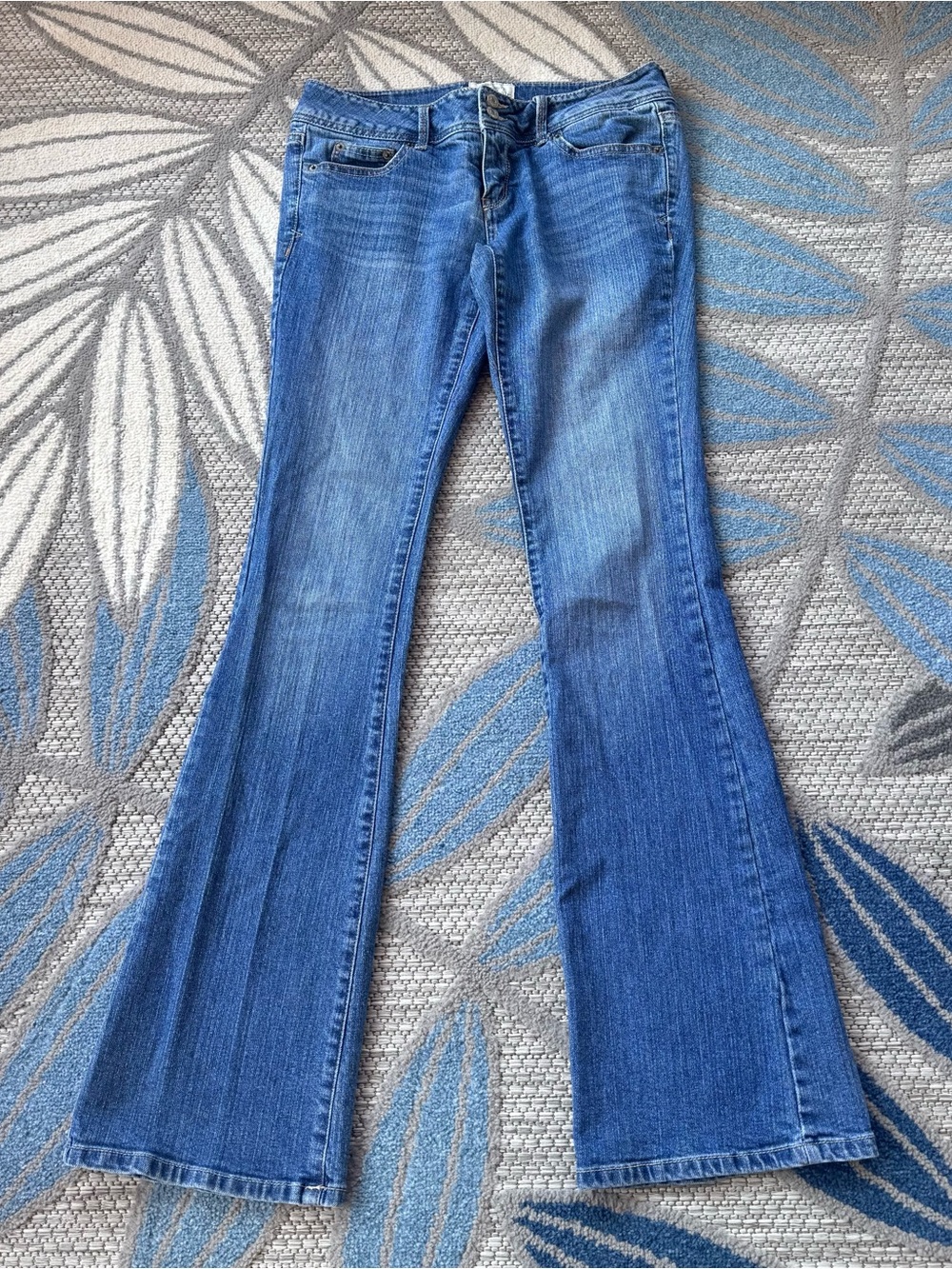 Aeropostale Hailey Flare Blue Jeans Size 5/6 Long 2 Button Low Rise Y2K Stretch